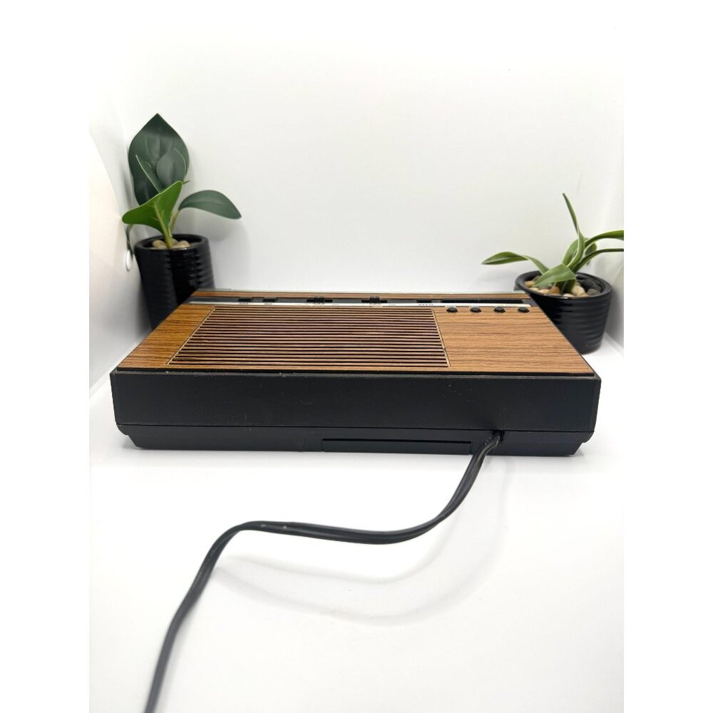 Vintage General Electric AM/FM Woodgrain Alarm Clock Radio 7-4624B - Picture 4 of 14